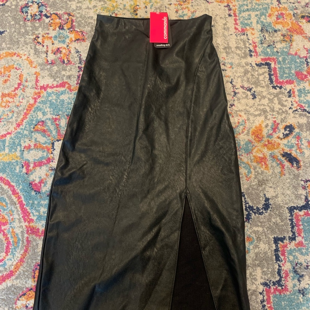 COMMANDO Faux Leather Smoothing Skirt